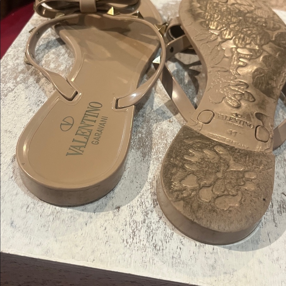 Valentino Garavani studded jelly Nude Sandals Gold Studs size 41 - Picture 4 of 6